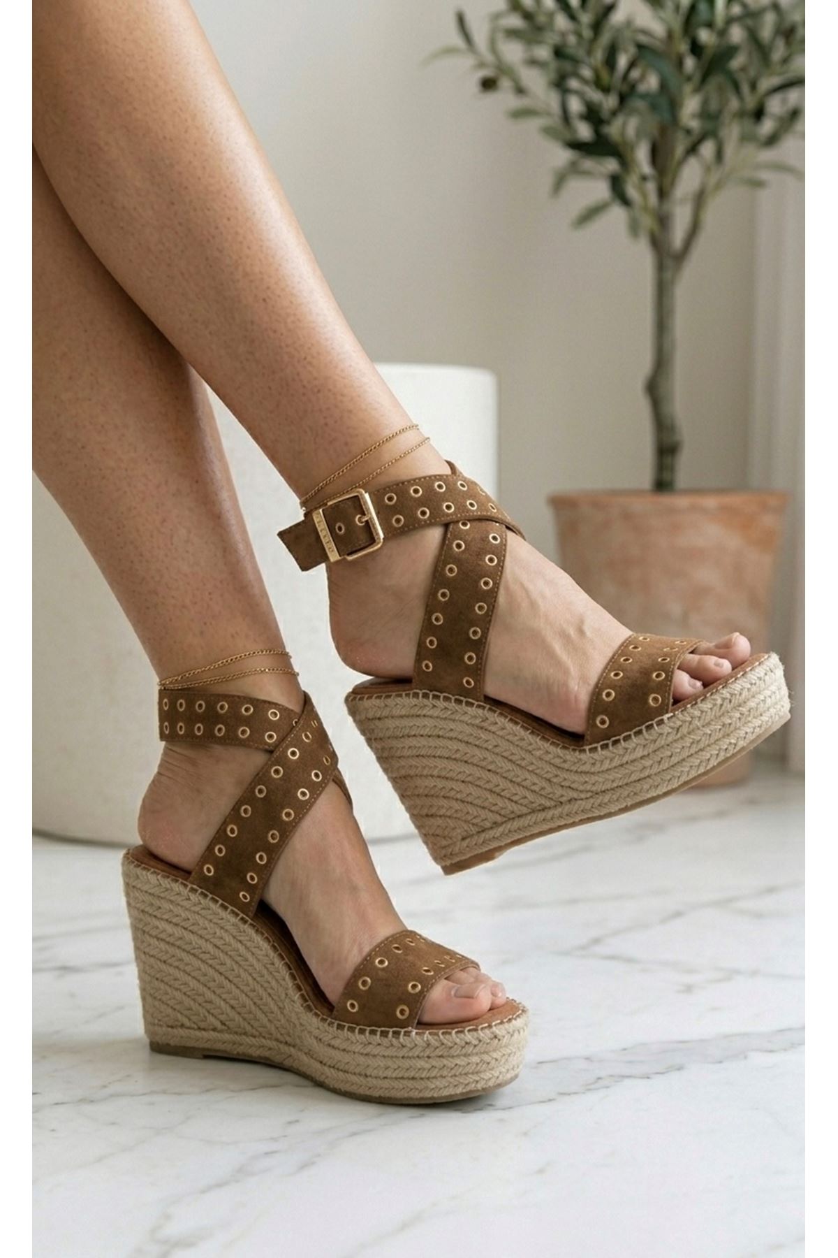 Zımbalı Süet Taba Dolgu Topuk Kadın Espadril Sandalet