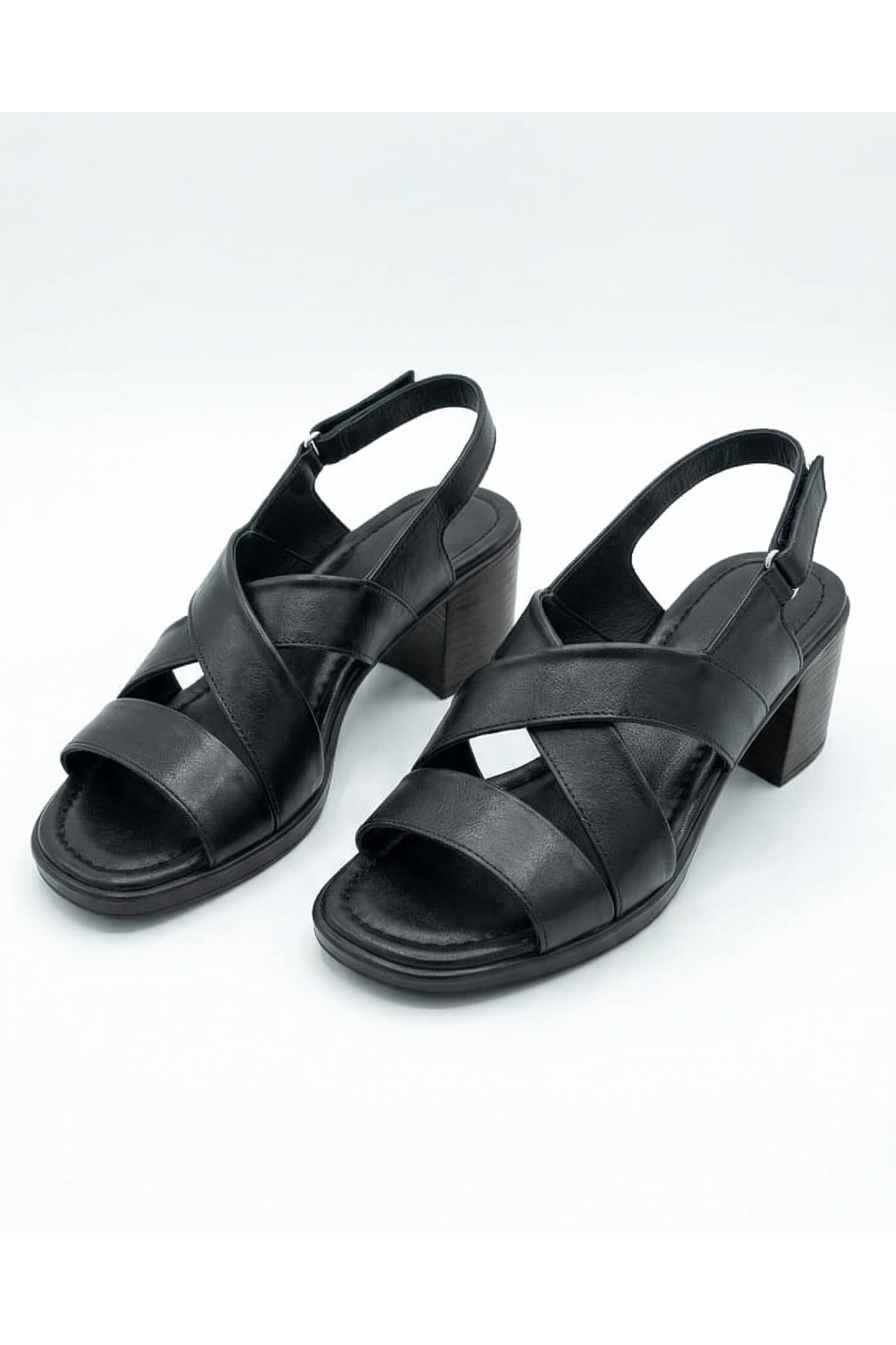 DALİNO Siyah Hakiki Deri Sandalet  